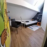 Sax Pub Hostel *