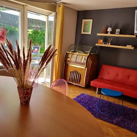 Auberge de jeunesse Sax Pub